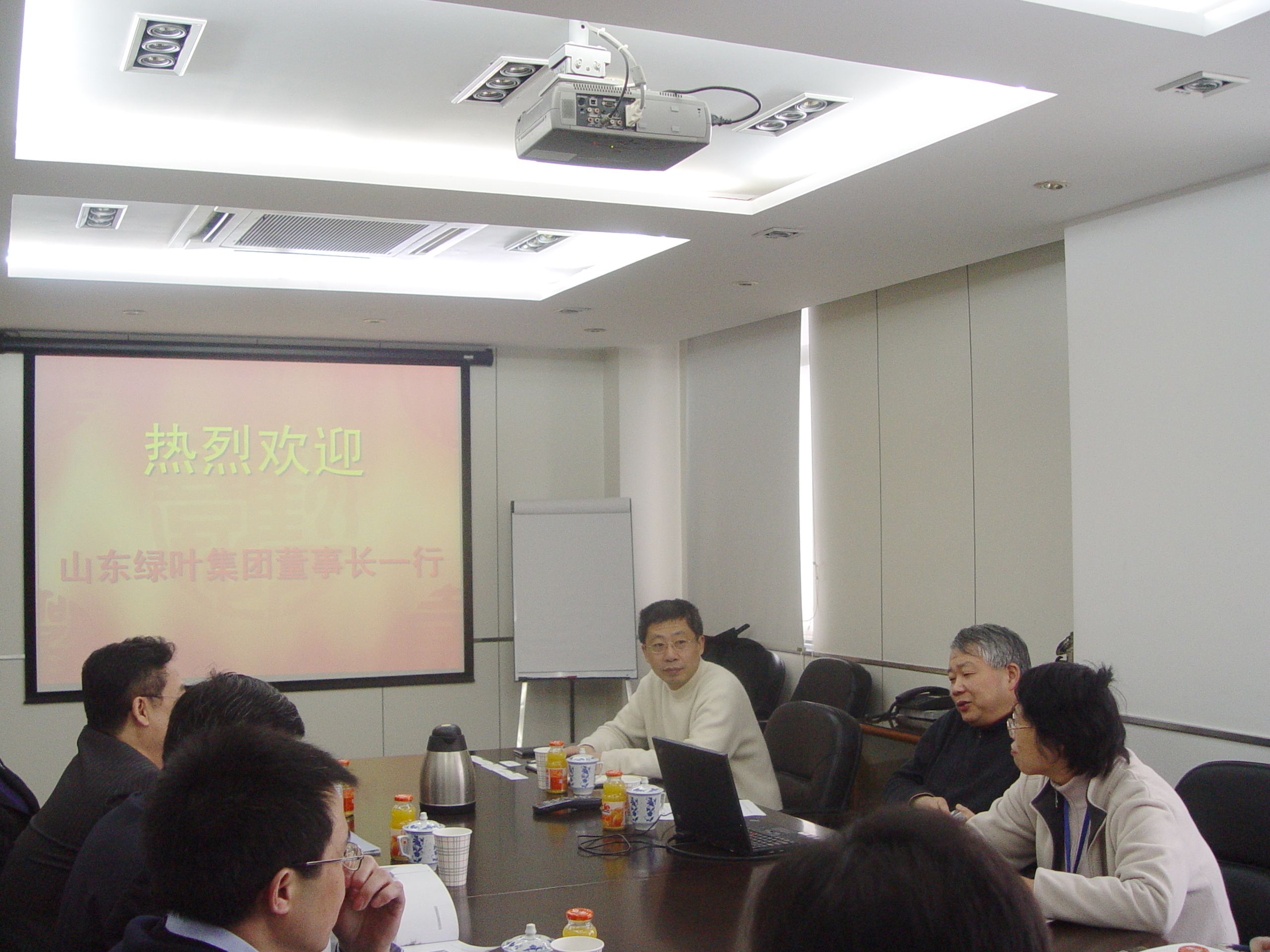 绿叶集团总裁一行访问上海药物所